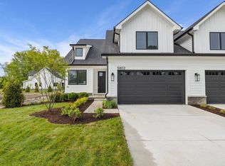 5802 Heights Dr UNIT 16/BUILDING 8, Sterling Heights, MI 48314