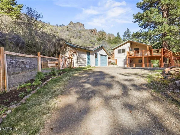 251 Rainbow Rock Ln, Naches, WA 98937