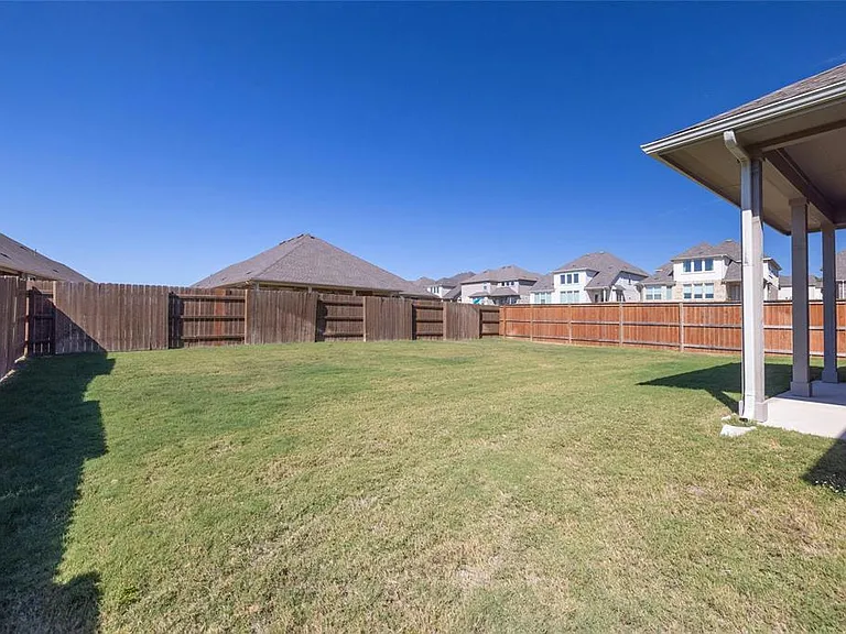 113 Shadow Oak Cv — Photo 37