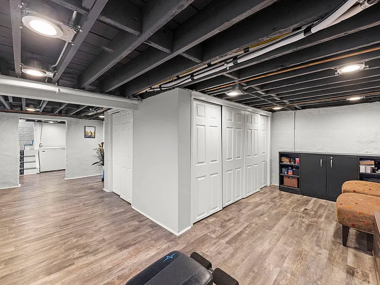 20 W Brown St — Photo 22