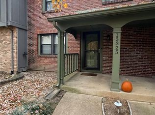 13325 Hiddendale Ln, Ballwin, MO 63021