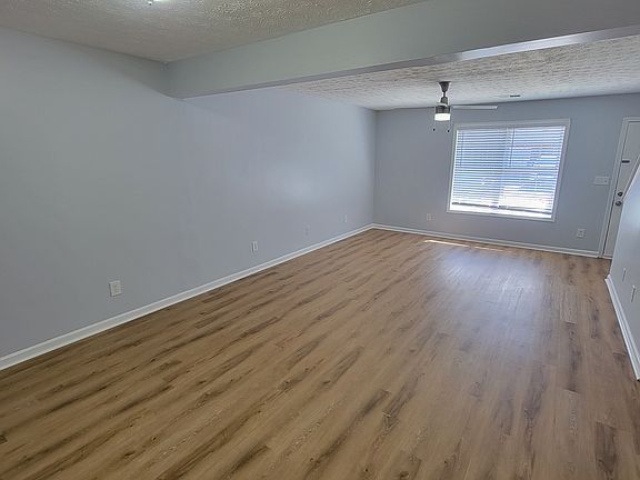 5th image of 102 Westridge Dr