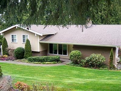 2nd image of 2735 41st St SE