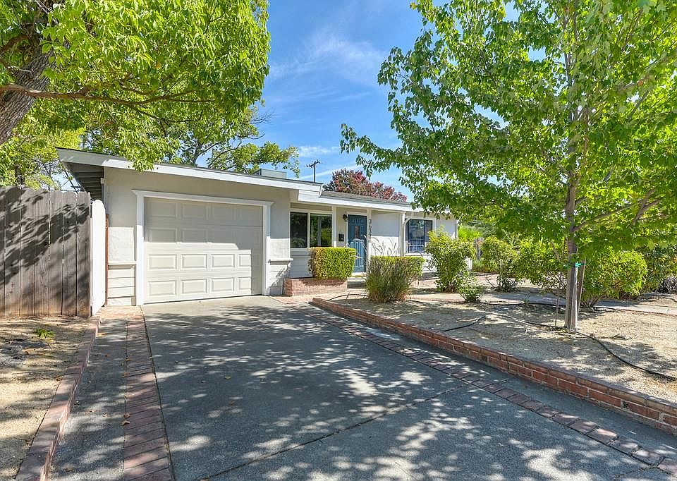 1st image of 3633 Darlene Ave