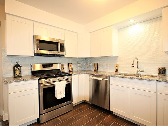 5th image of 10129 W Palmer Ave
