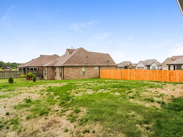 140 Hidden Meadows Ln — Photo 15