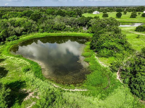 2 S Nassau Rd, Round Top, TX 78954