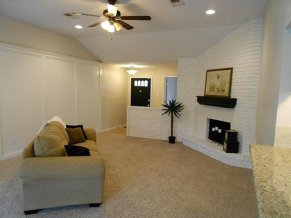 4th image of 954 Mesa Terrace Dr
