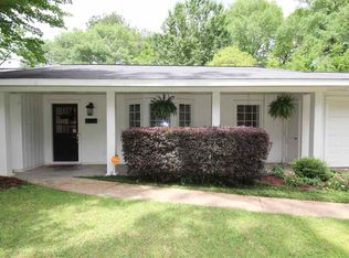 944 Briarwood Dr, Jackson, MS 39211