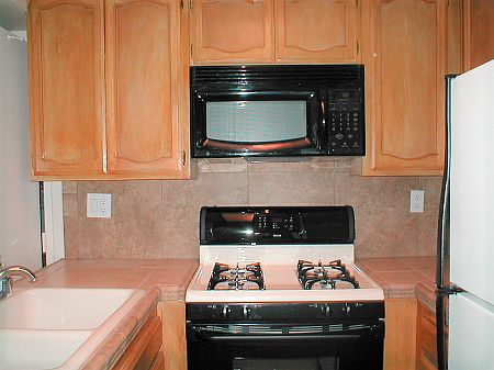 Kitchen w garage to left