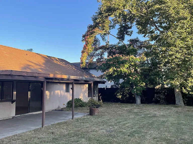 405 Golden West Ave — Photo 14