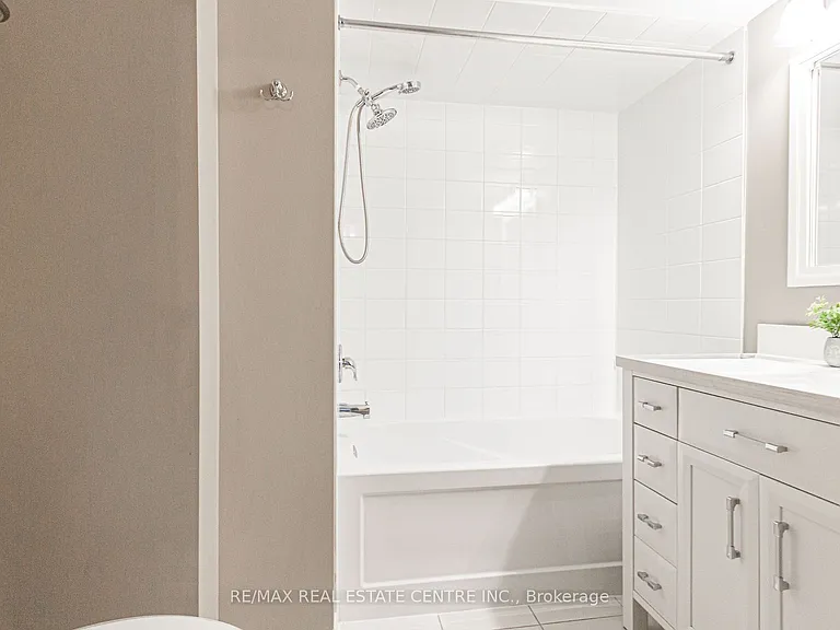 1045 Nadalin Hts #211 — Photo 28