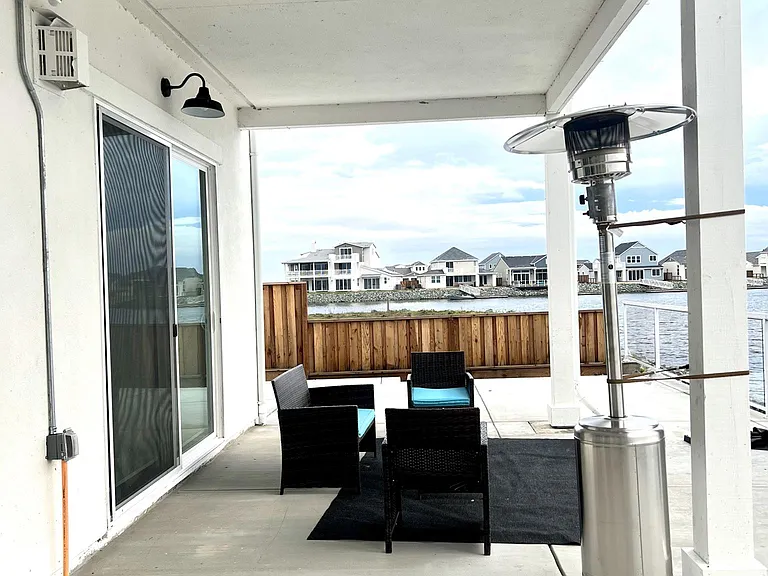 472 Halcyon Pl — Photo 35