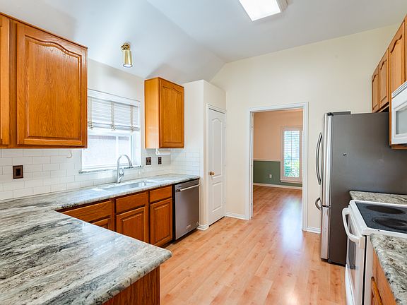 2nd image of 5919 Willow Wood Ln