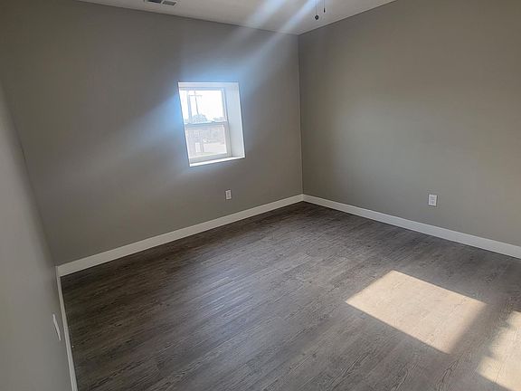 2nd image of 206 E Erie St APT 2