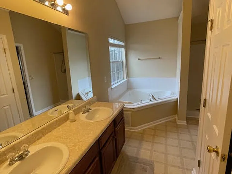 4202 Fortune Point — Photo 31