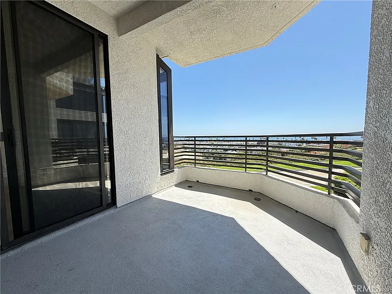 200 Paris Ln #210 — Photo 22