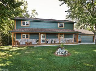 N87W36075 Mapleton Rd, Oconomowoc, WI 53066