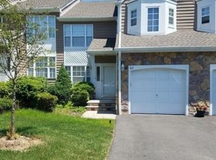 62 Knoll Ct, Millington, NJ 07946