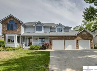 16172 Douglas St, Omaha, NE 68118