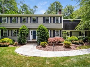 24 Firehouse Rd, Trumbull, CT 06611