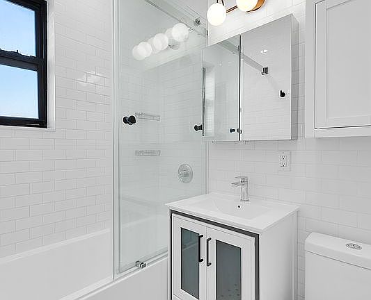 5th image of 44-14 Newtown Rd #4T