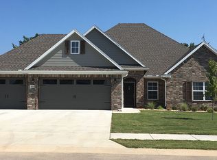 1316 Valle Ln, Springdale, AR 72762