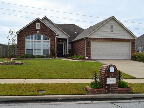 3 bedroom, 2 bath Jenks home