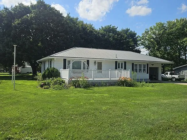 301 N Elder Ave, Graettinger, IA 51342