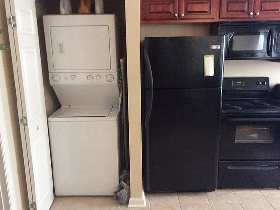 3rd image of 4212 Grove Park Dr
