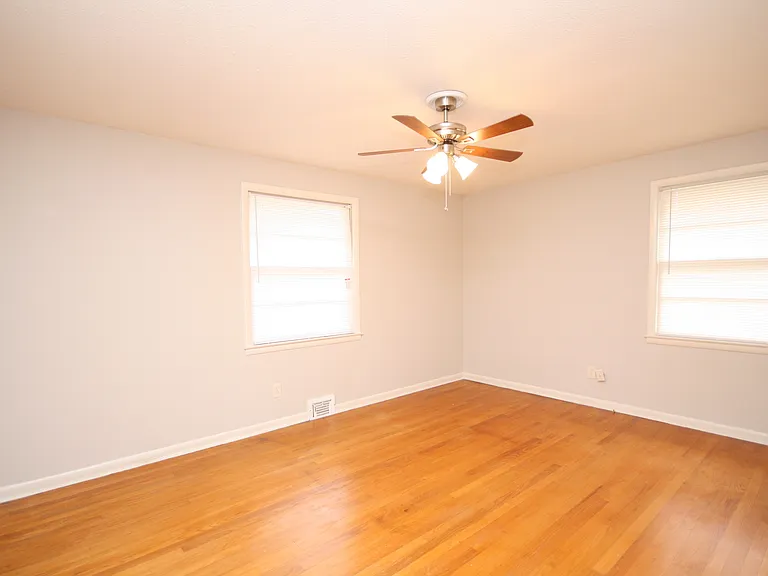 7620 Charlotte Dr SW — Photo 19
