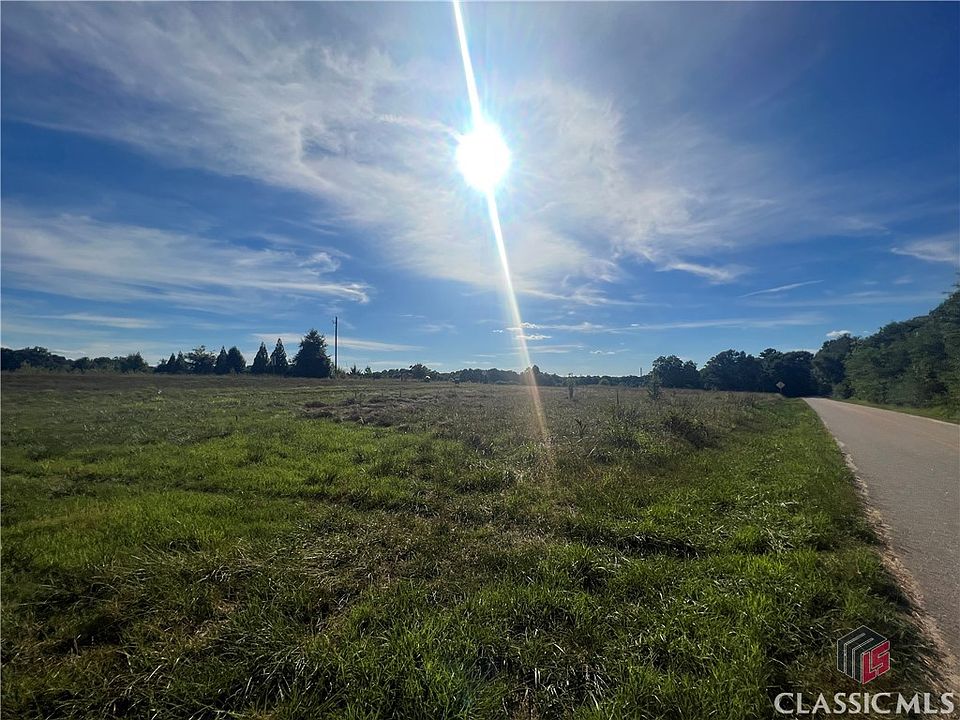 2nd image of 3023 Sycamore Road