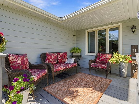 5th image of 3021 Roxbury Cir