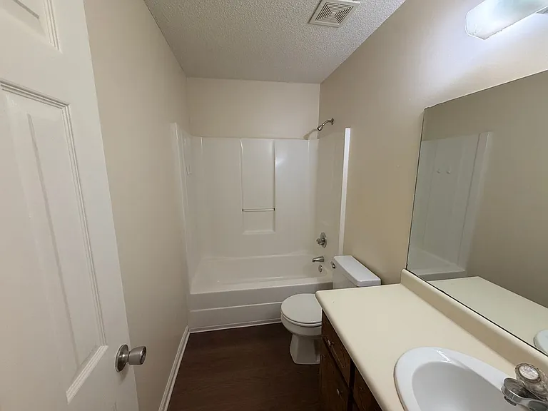1438 Green St — Photo 13
