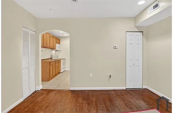 Building Photo - 1707 H St NE #3