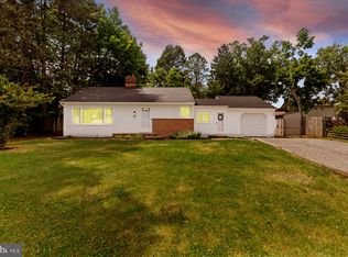 101 Silver Lake Rd, Newtown, PA 18940