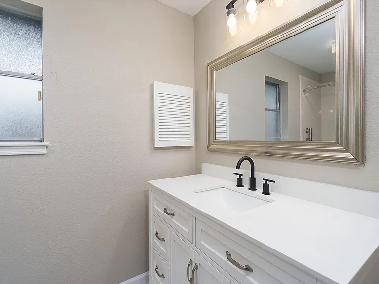 16450 Parksley Dr — Photo 14