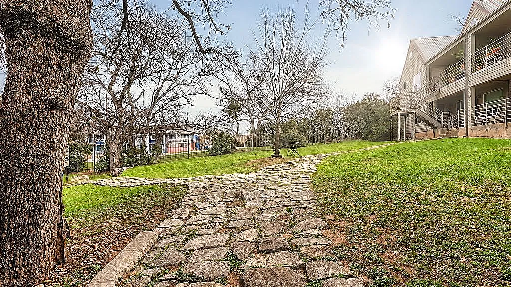 2 bed, $1,850 — Photo 2