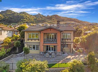 17 Wilder Rd, Orinda, CA 94563