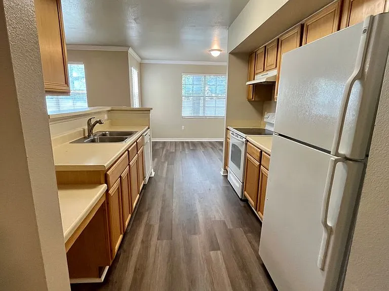 1155 Villagio Cir #105 — Photo 10