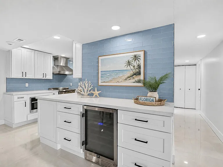 5600 N Flagler Dr #207 — Photo 6
