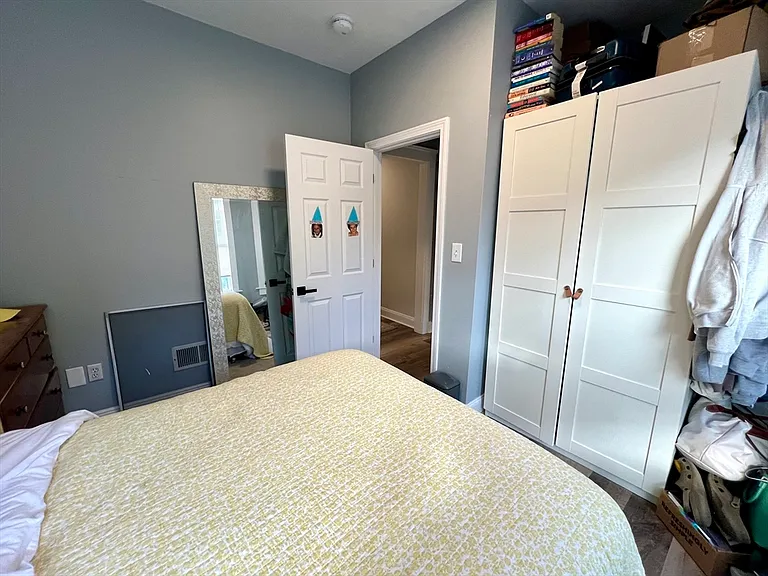 242 W 3rd St #2 — Photo 14