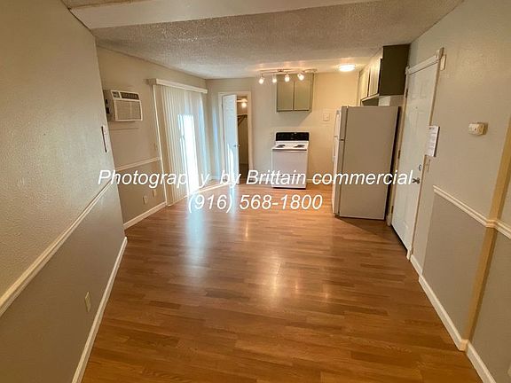 3rd image of 1616 E St APT 3