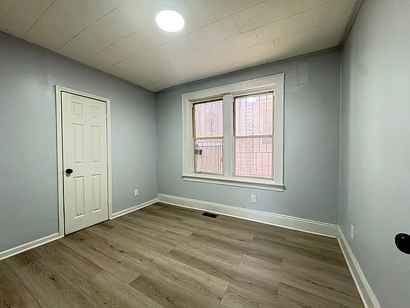 5th image of 401 Marshall St #1L