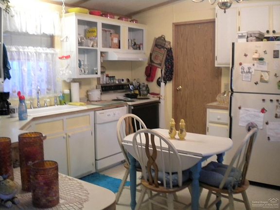 4th image of 400 NW Terrace Ln Unit 3