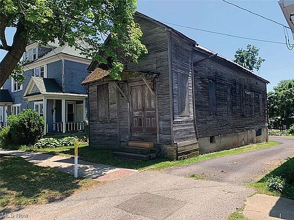 2nd image of E 3rd St E