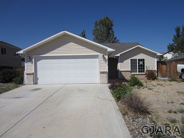 1st image of 2812 Village Park Dr