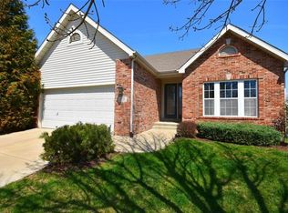 2319 Fourlakes Dr, Belleville, IL 62220