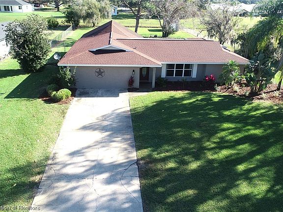 2nd image of 225 Blossom Dr