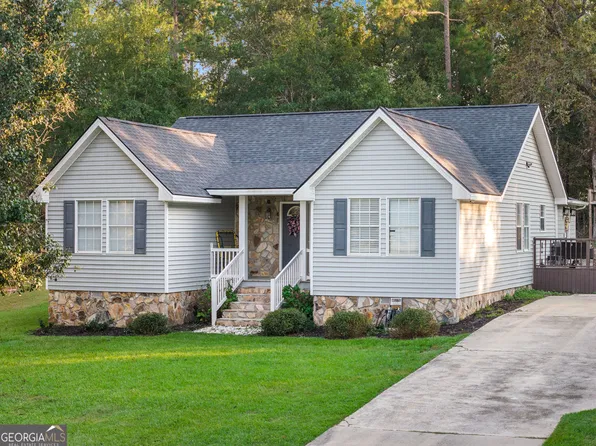 202 Owl Head Trl, Hazlehurst, GA 31539